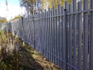 Забор из металлического штакетника вид с участка